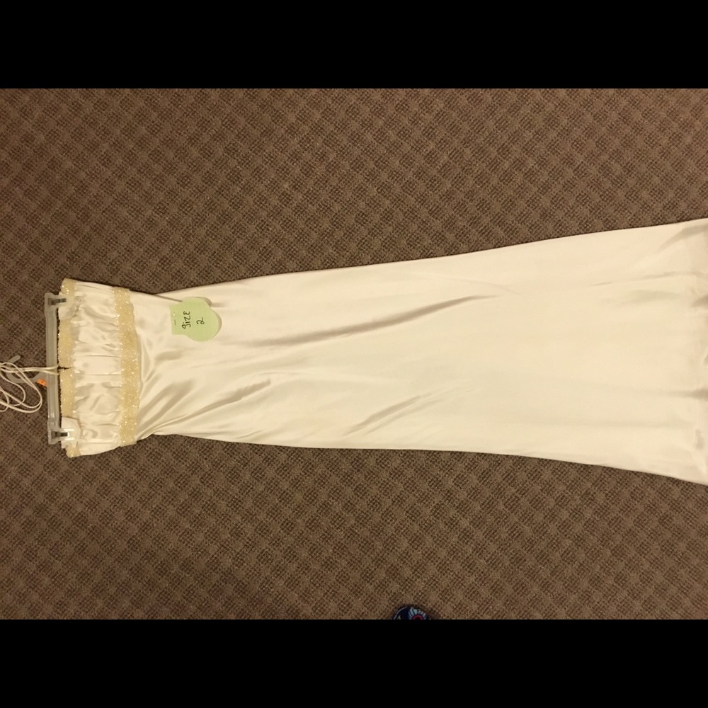 Cream strapless gown with double beaded top Sz 2